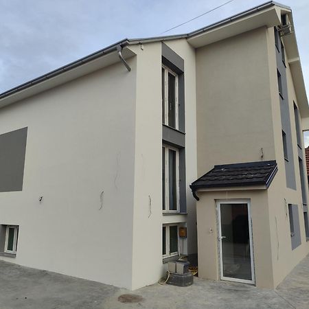 Apartmani Hub Ni Eksteriør billede