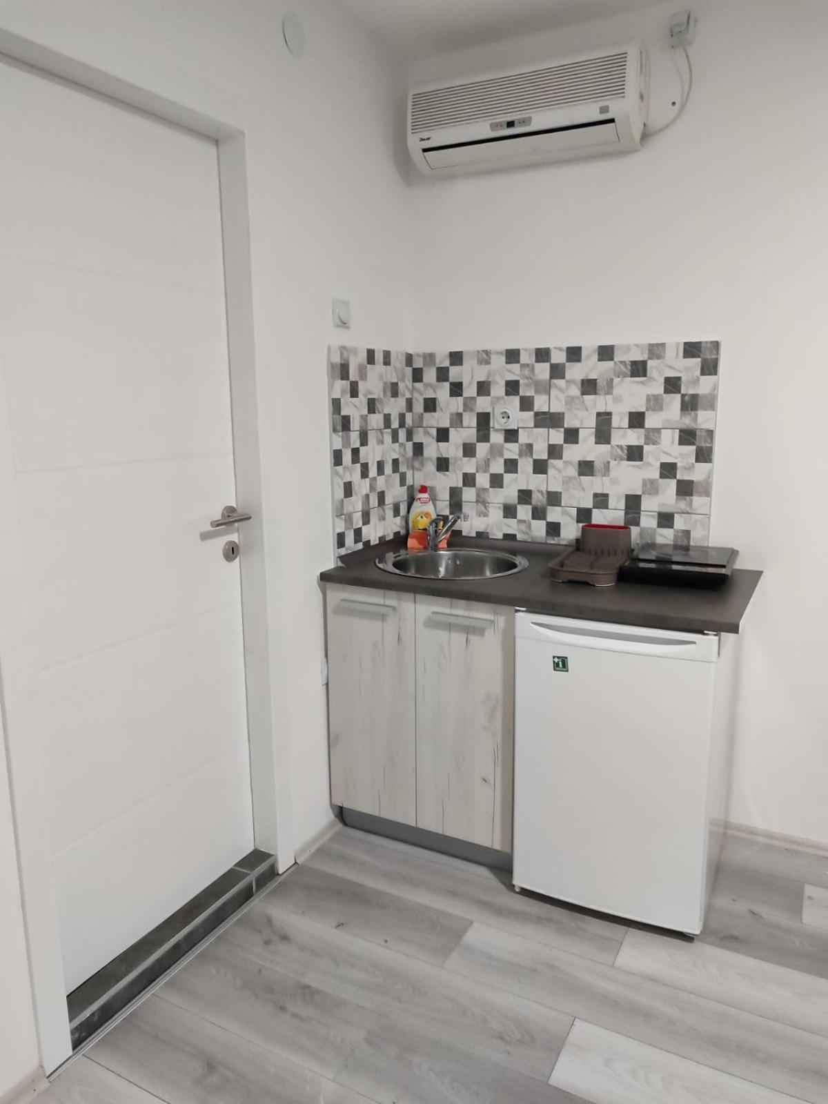 Apartmani Hub Ni Eksteriør billede